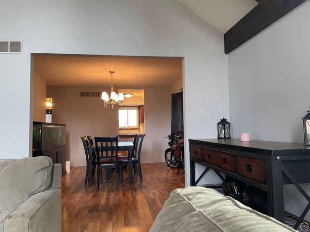 3800 SW Nottingham RD, Topeka, KS 66610