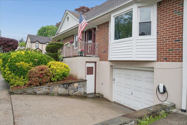 1 Allen Place, Bronxville, NY 10708