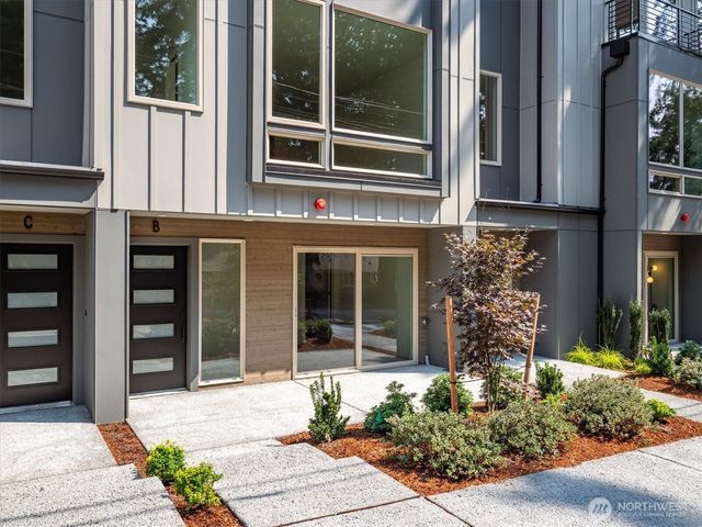 18032 - B Sunnyside Avenue N, Shoreline, WA 98133