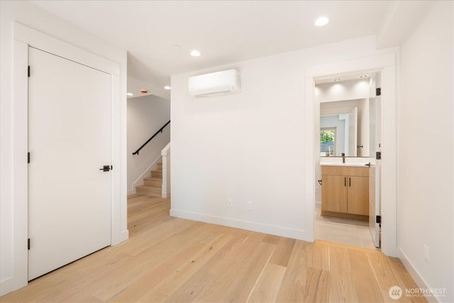 18032 - B Sunnyside Avenue N, Shoreline, WA 98133