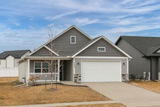 5320 Addyson Drive, Bettendorf, IA 52722