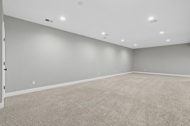 5320 Addyson Drive, Bettendorf, IA 52722