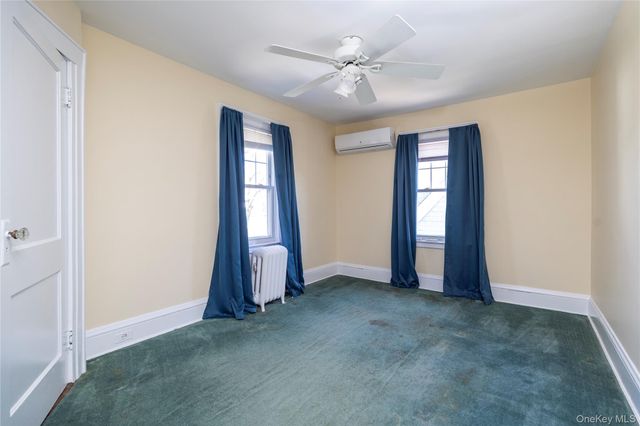 65 Jarvis Place, Lynbrook, NY 11563