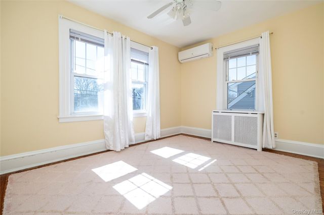 65 Jarvis Place, Lynbrook, NY 11563