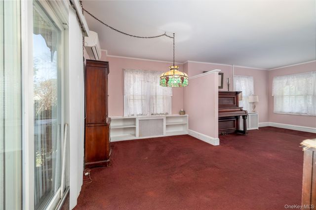 65 Jarvis Place, Lynbrook, NY 11563