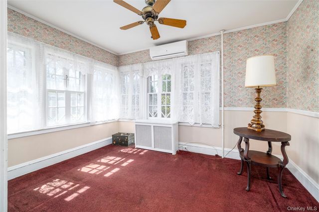 65 Jarvis Place, Lynbrook, NY 11563