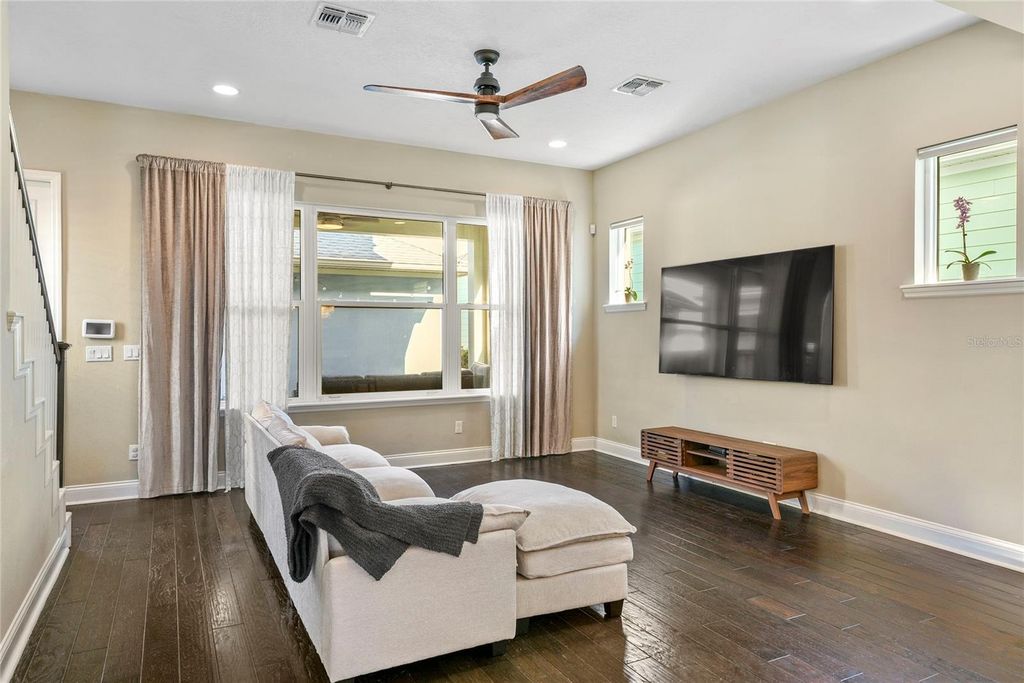 Image 12 of property listing at 8839 LAUREATE BOULEVARD, Orlando, FL 32827