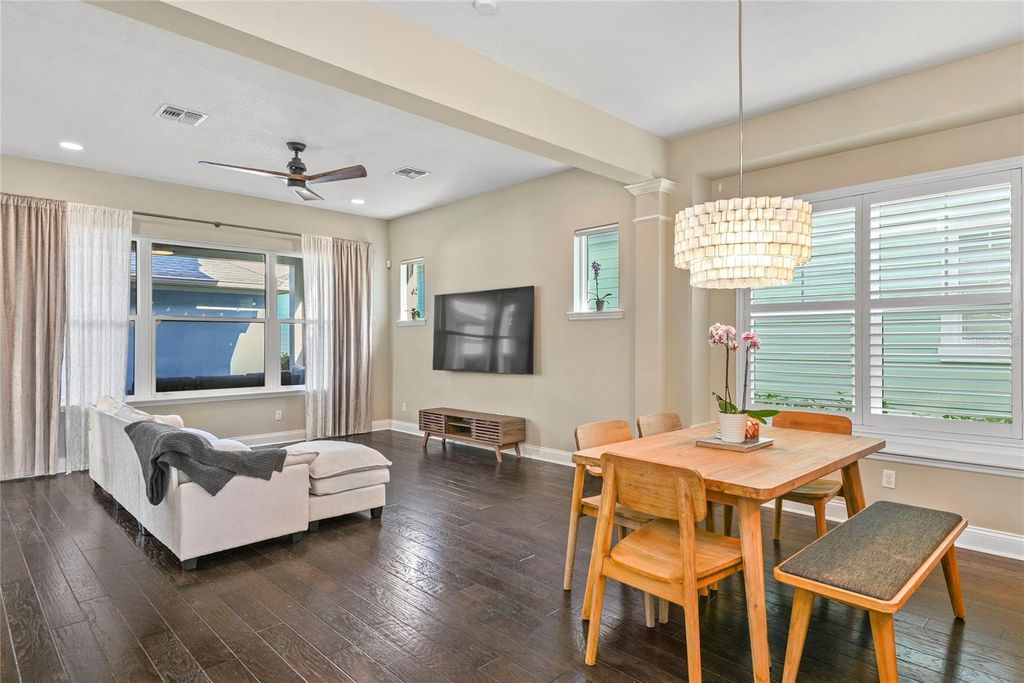 Image 9 of property listing at 8839 LAUREATE BOULEVARD, Orlando, FL 32827