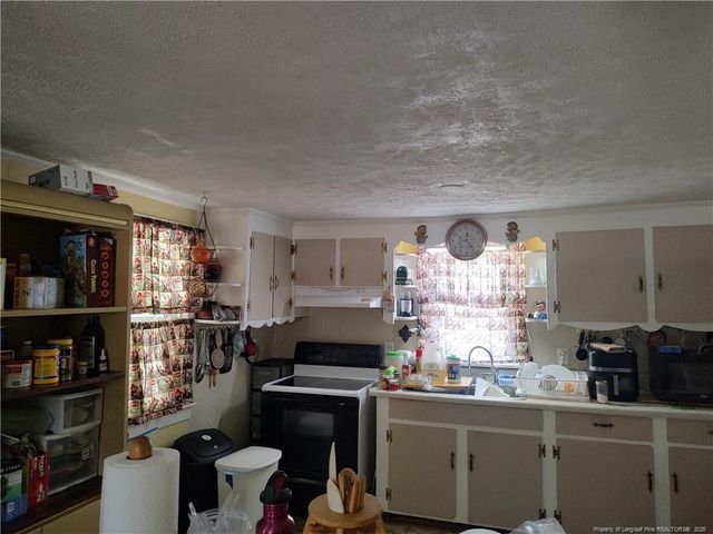 5637 Camden Road, Fayetteville, NC 28306