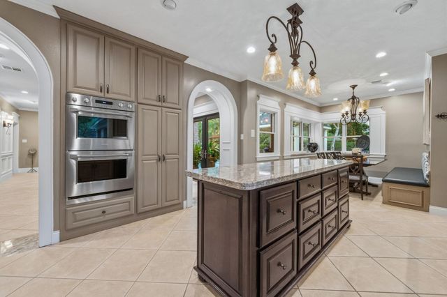 2118 Forest Garden Drive, Kingwood, TX 77345