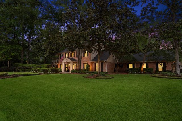 2118 Forest Garden Drive, Kingwood, TX 77345