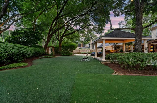 2118 Forest Garden Drive, Kingwood, TX 77345