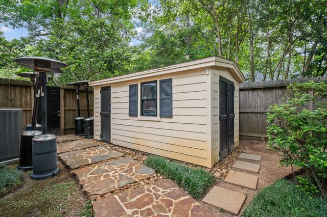 2118 Forest Garden Drive, Kingwood, TX 77345