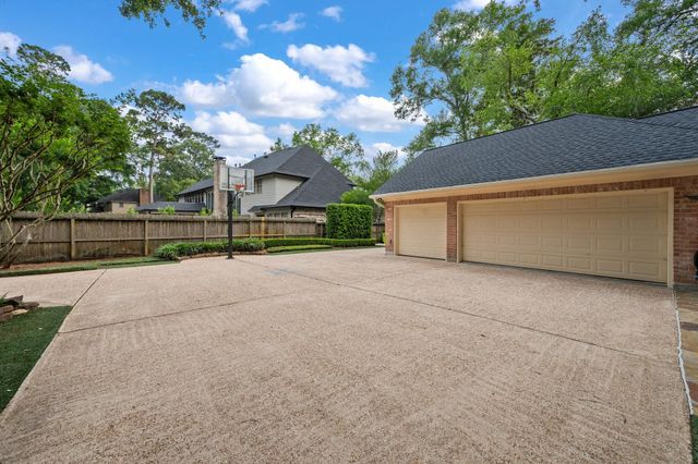 2118 Forest Garden Drive, Kingwood, TX 77345