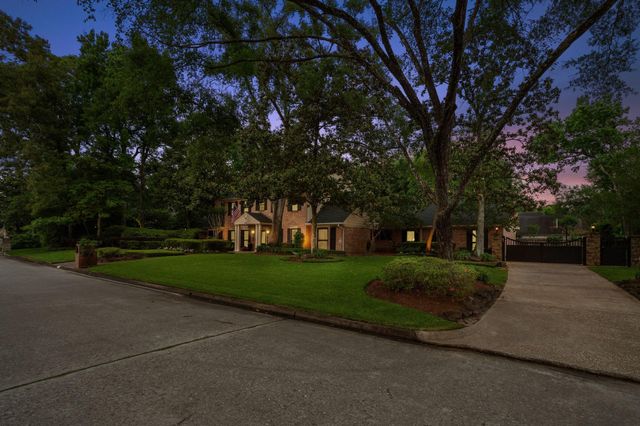2118 Forest Garden Drive, Kingwood, TX 77345