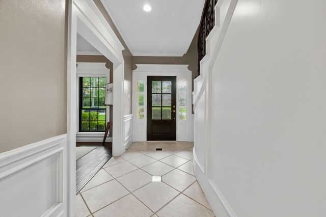 2118 Forest Garden Drive, Kingwood, TX 77345