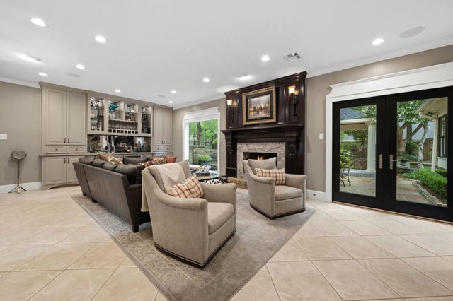 2118 Forest Garden Drive, Kingwood, TX 77345