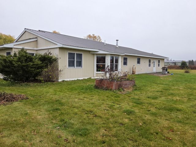 19 Perry Rd Road, Moira, NY 12957