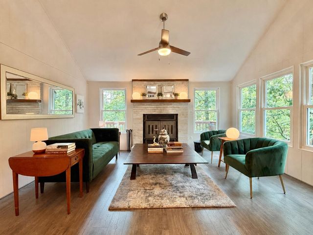 36 SNOWFLAKE LN, Hedgesville, WV 25427