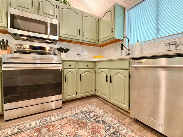 36 SNOWFLAKE LN, Hedgesville, WV 25427