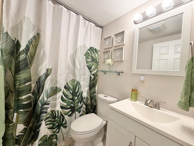 36 SNOWFLAKE LN, Hedgesville, WV 25427