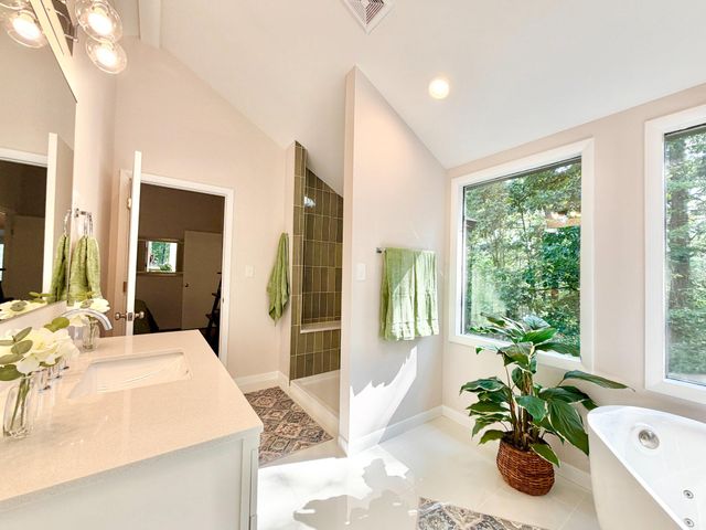 36 SNOWFLAKE LN, Hedgesville, WV 25427