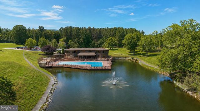 36 SNOWFLAKE LN, Hedgesville, WV 25427