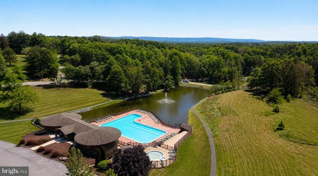 36 SNOWFLAKE LN, Hedgesville, WV 25427