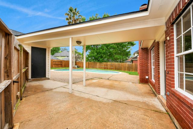 4534 Brook Shadow Drive, Houston, TX 77345