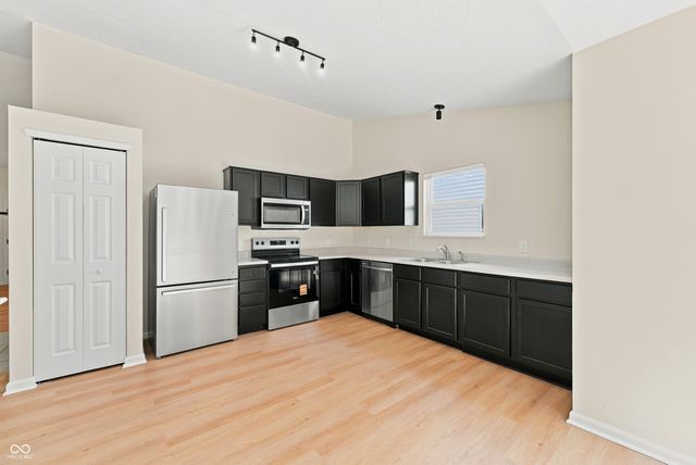 2115 Sotheby Lane, Indianapolis, IN 46239