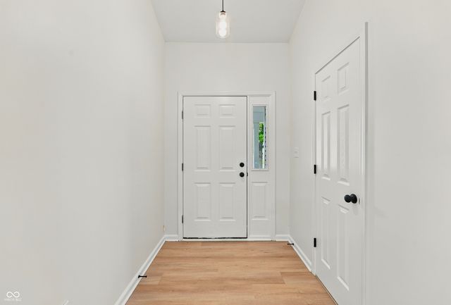 2115 Sotheby Lane, Indianapolis, IN 46239