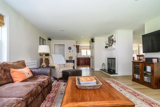 10 Liberty St, Natick, MA 01760