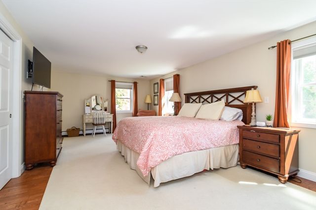 10 Liberty St, Natick, MA 01760