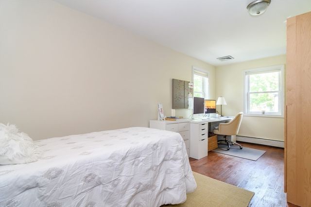 10 Liberty St, Natick, MA 01760
