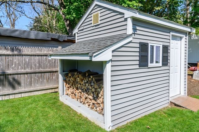 10 Liberty St, Natick, MA 01760
