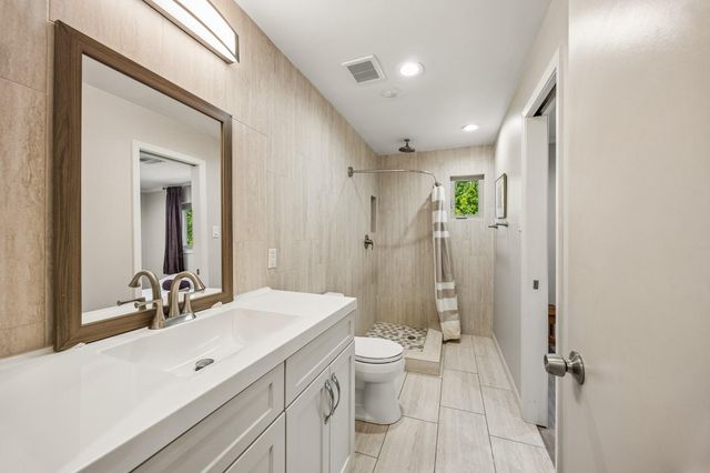 9703 Oasis Drive, Houston, TX 77096