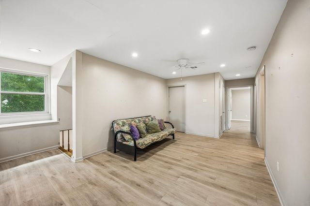 9703 Oasis Drive, Houston, TX 77096
