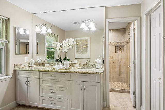 9703 Oasis Drive, Houston, TX 77096