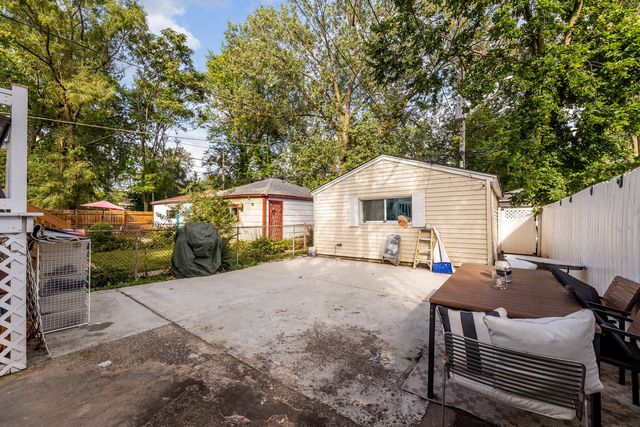 8031 S Woodlawn Avenue, Chicago, IL 60619