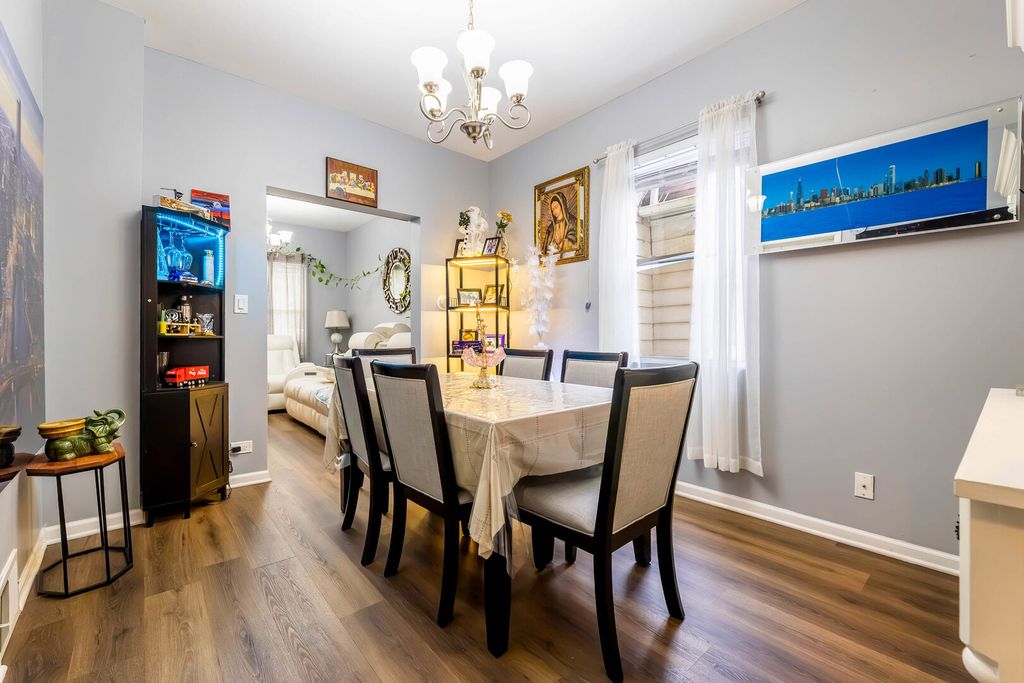 8031 S Woodlawn Avenue, Chicago, IL 60619 — photo 5