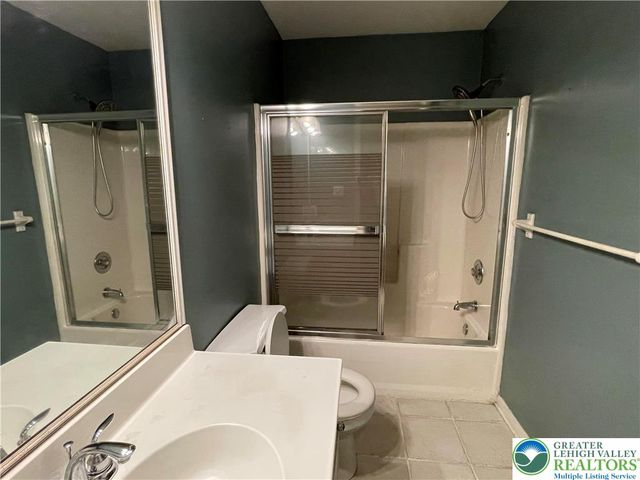 4001 Ferncroft Lane, Bethlehem Twp, PA 18020