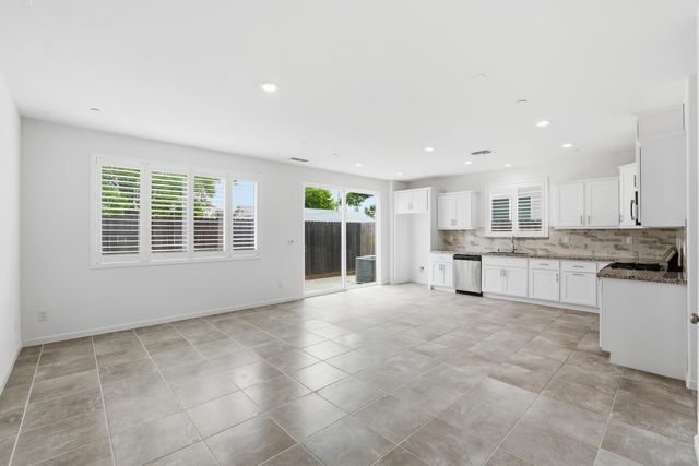 8371 Lemberger Way, Sacramento, CA 95829