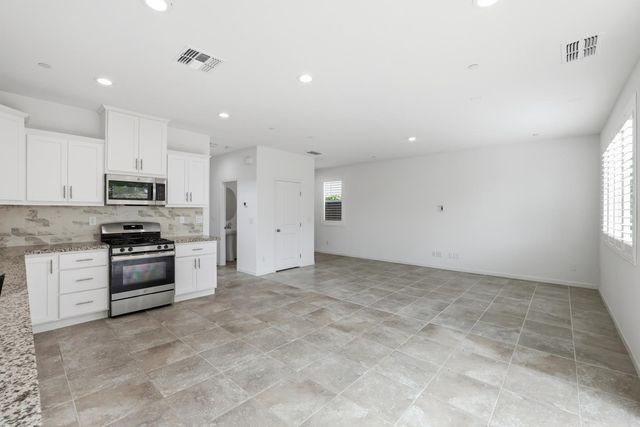 8371 Lemberger Way, Sacramento, CA 95829