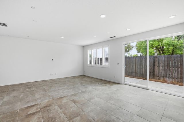 8371 Lemberger Way, Sacramento, CA 95829