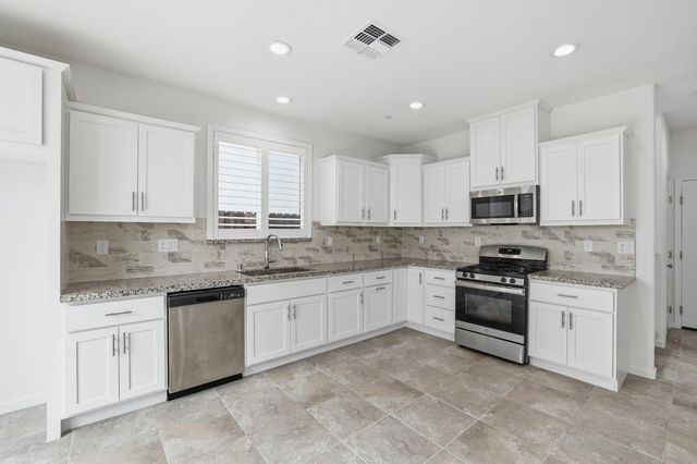 8371 Lemberger Way, Sacramento, CA 95829
