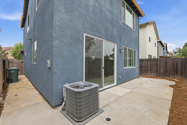 8371 Lemberger Way, Sacramento, CA 95829