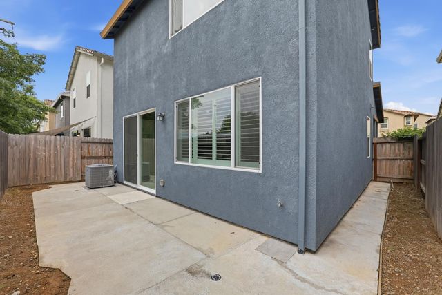 8371 Lemberger Way, Sacramento, CA 95829