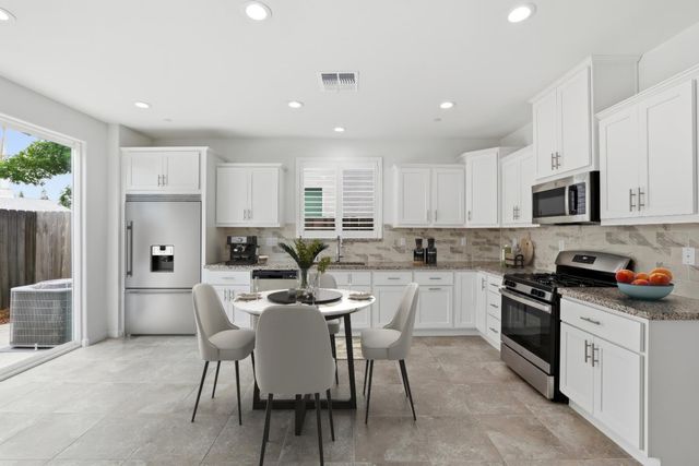 8371 Lemberger Way, Sacramento, CA 95829