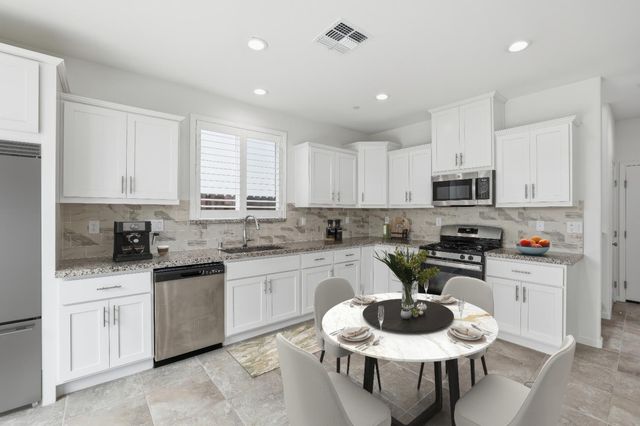 8371 Lemberger Way, Sacramento, CA 95829