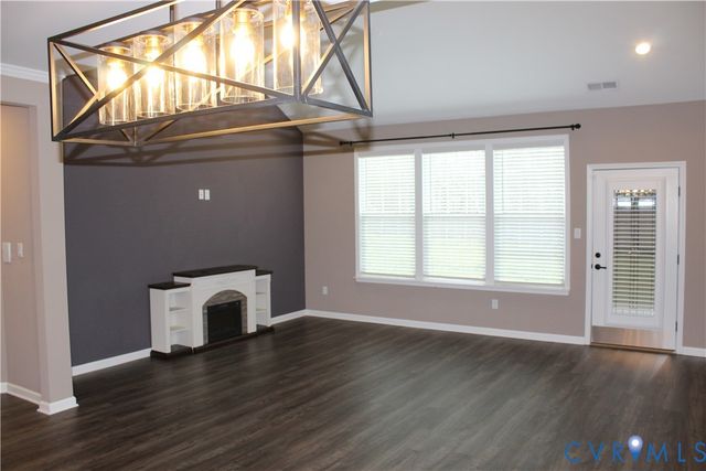 10618 Valor Ln, Chesterfield, VA 23832